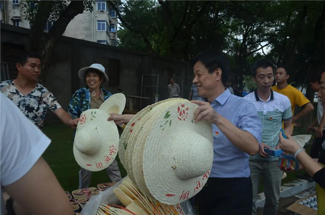 炎炎夏日送清涼，點滴關懷暖人心——城投集團各黨支部開展“送清涼”慰問一線員工活動