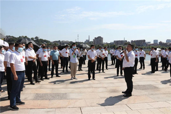 景德鎮市黨代表參觀團走進城投集團中渡口碼頭、景德鎮記憶項目